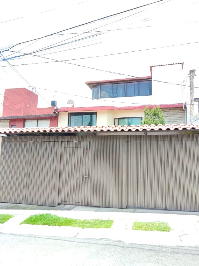 Casa En Venta En Jard. De Satélite, 3 Rec. 2.5 Baños, 2 Autos, Posible Depa Independiente